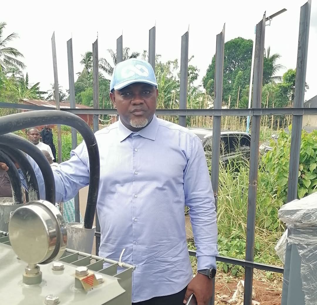 Read more about the article OWA-ALERO: Jubilation as Hon. Monday Odigwe Delivers 500KVA Transformer to Alugba Communit